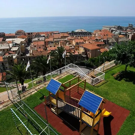Pool & Seaview