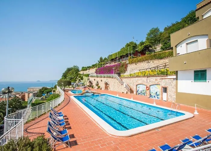Pool & Seaview *