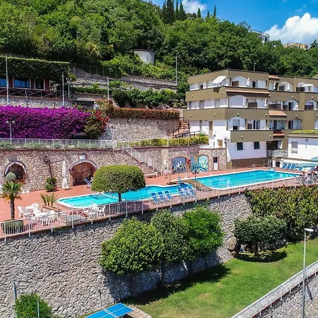 Apartment Pool & Seaview Pietra Ligure