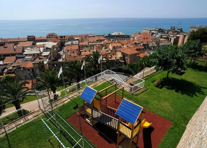Pool & Seaview